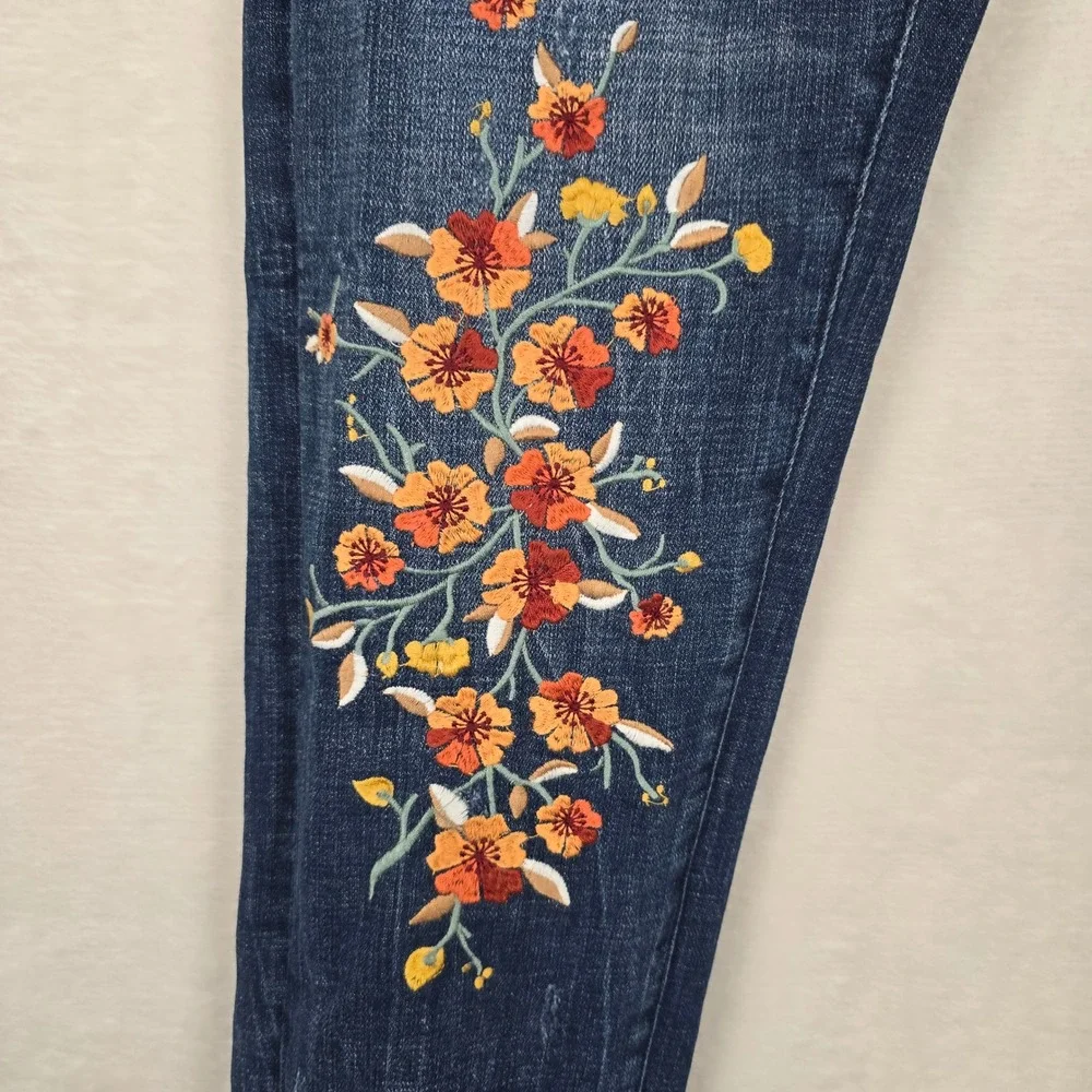 Anthropologie Pilcro Slim Boyfriend Jeans Floral Embroidered Dark Wash 29